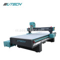 UTECH cnc-graveermachine die acrylhout snijdt